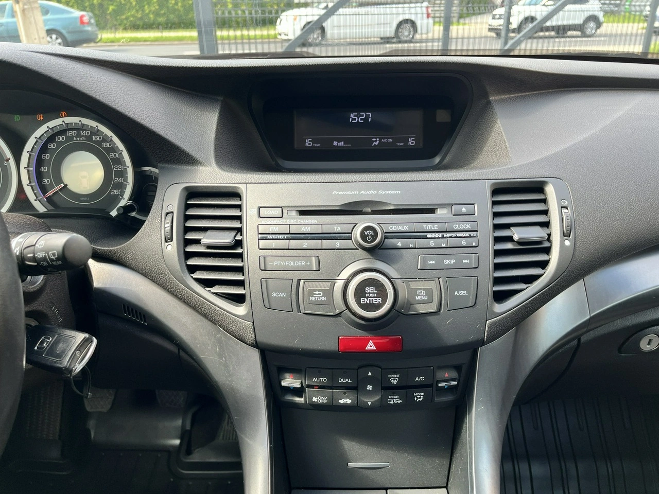 Honda Accord - Zdjęcie 15