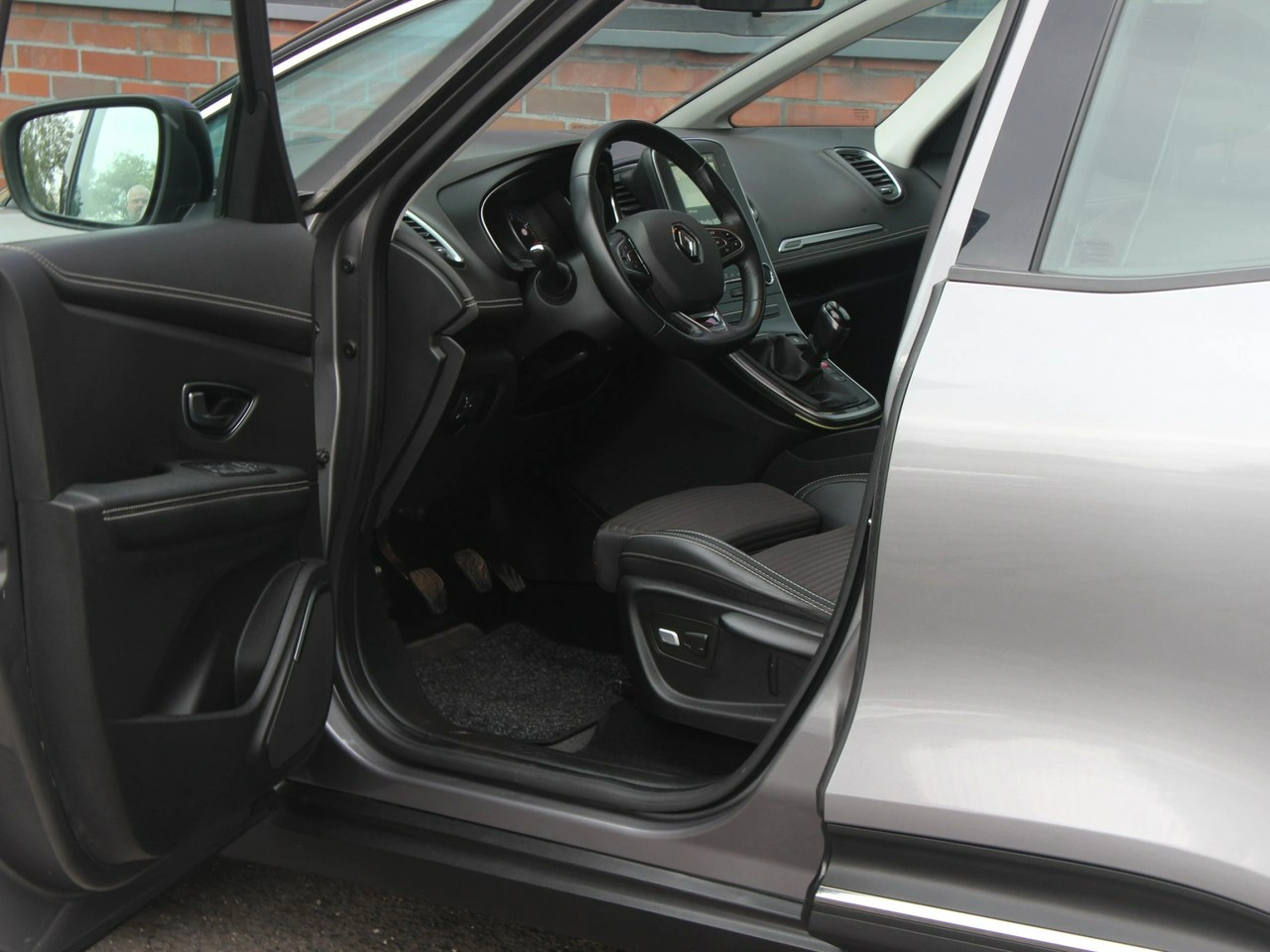 Renault Grand Scenic - Zdjęcie 11