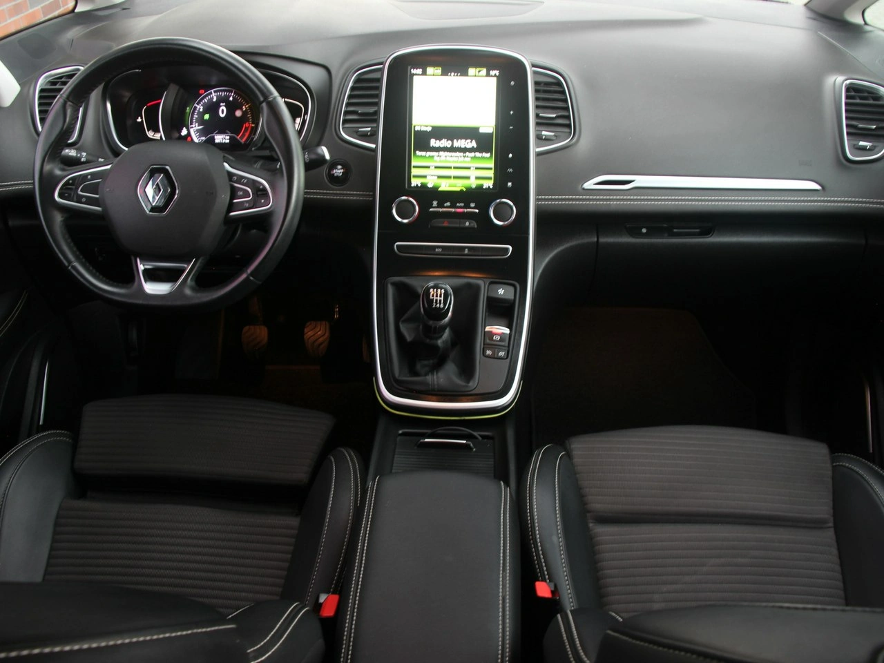 Renault Grand Scenic - Zdjęcie 24