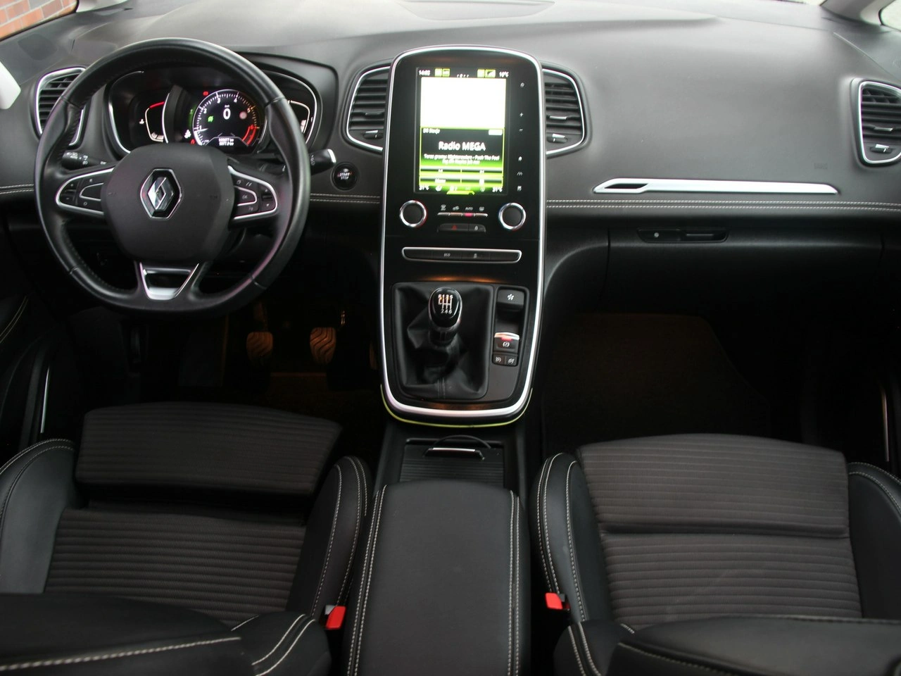 Renault Grand Scenic - Zdjęcie 24