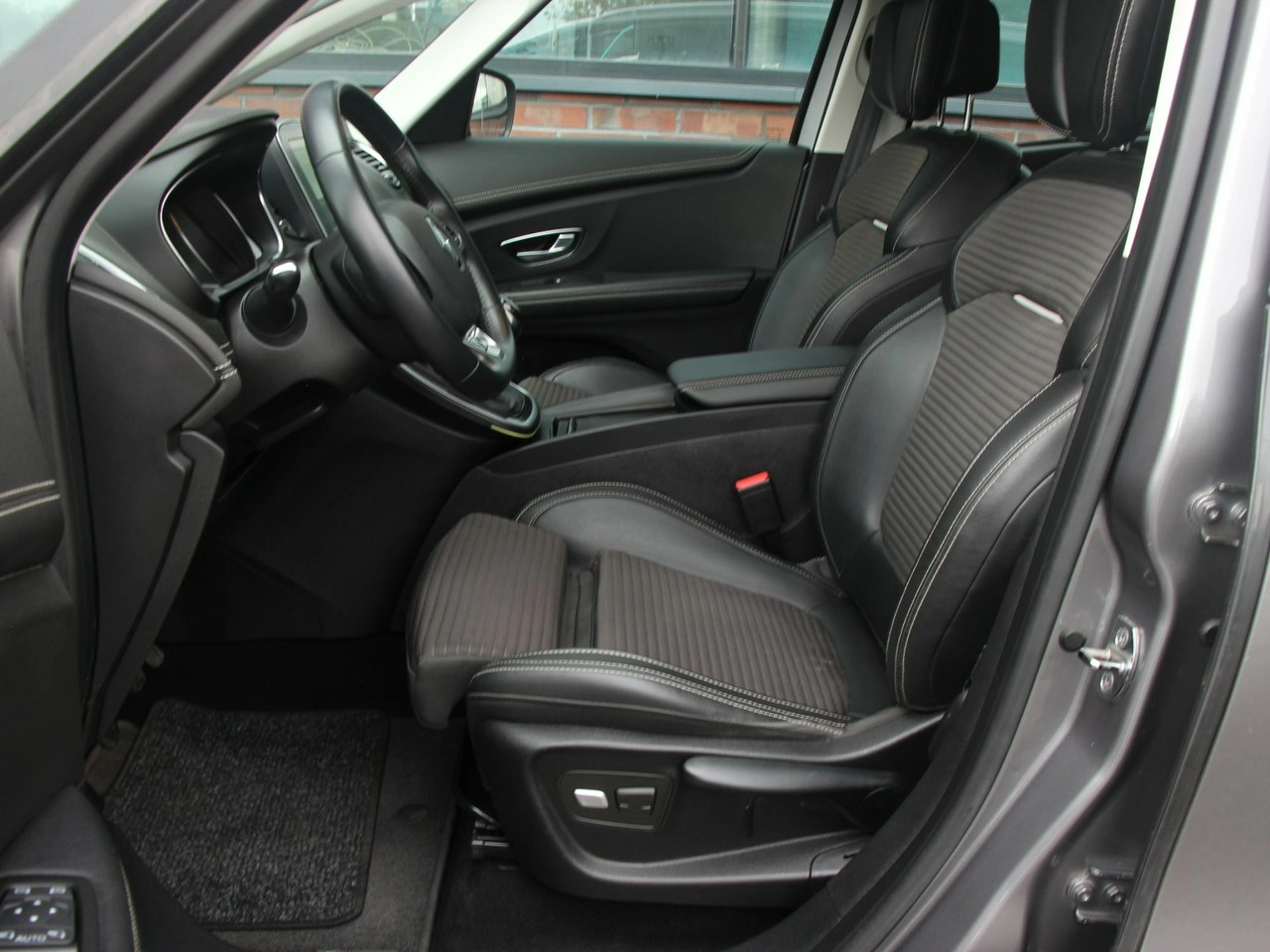 Renault Grand Scenic - Zdjęcie 8