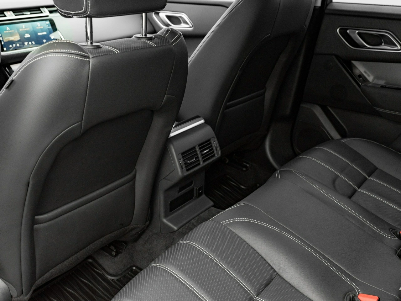 Land Rover Range Rover Velar - Zdjęcie 24