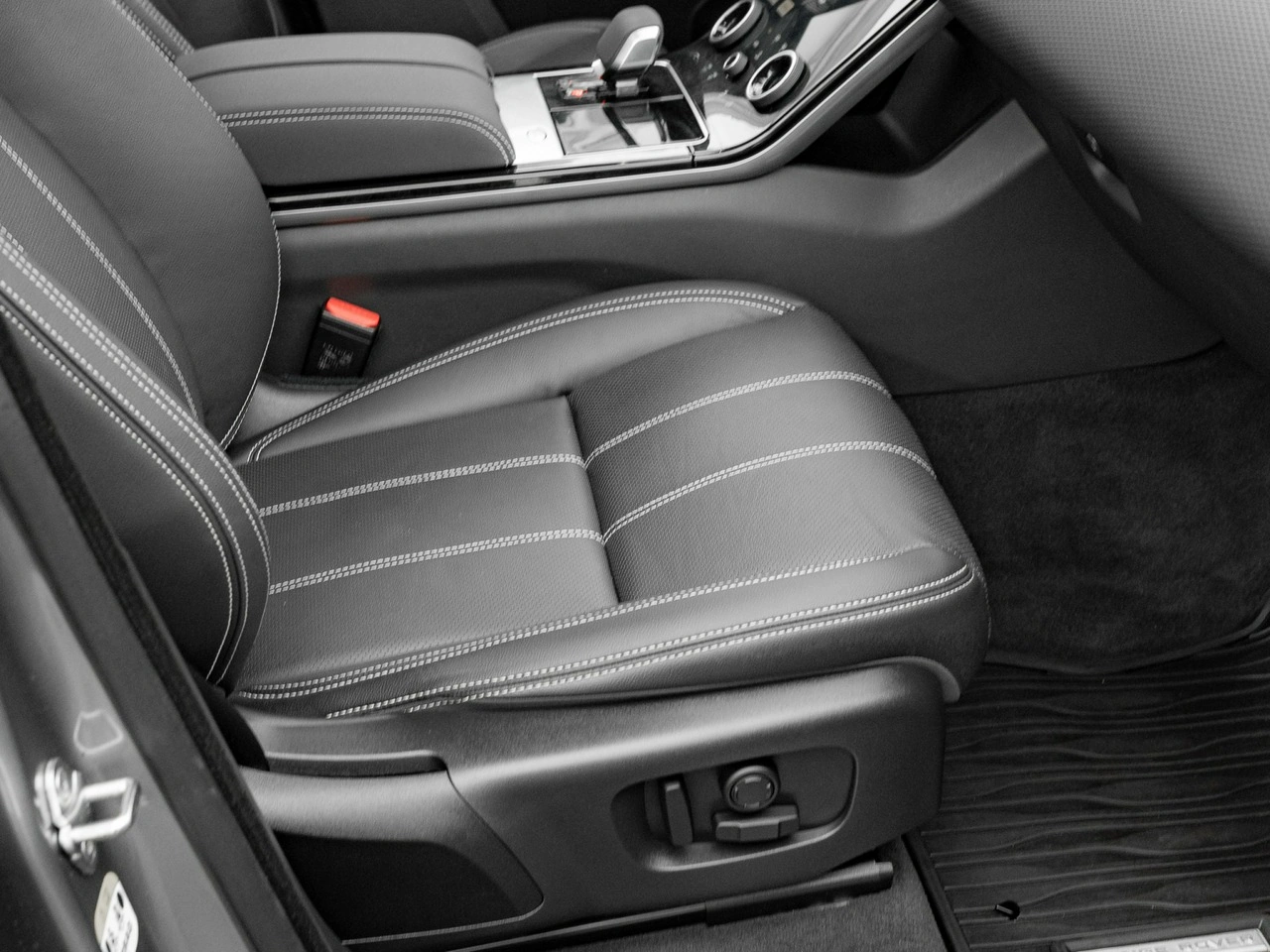 Land Rover Range Rover Velar - Zdjęcie 32