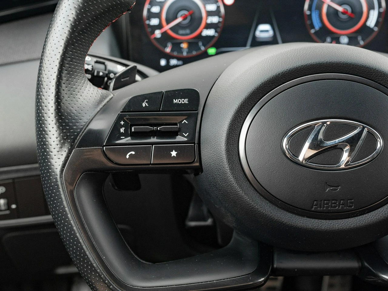 Hyundai Tucson - Zdjęcie 15