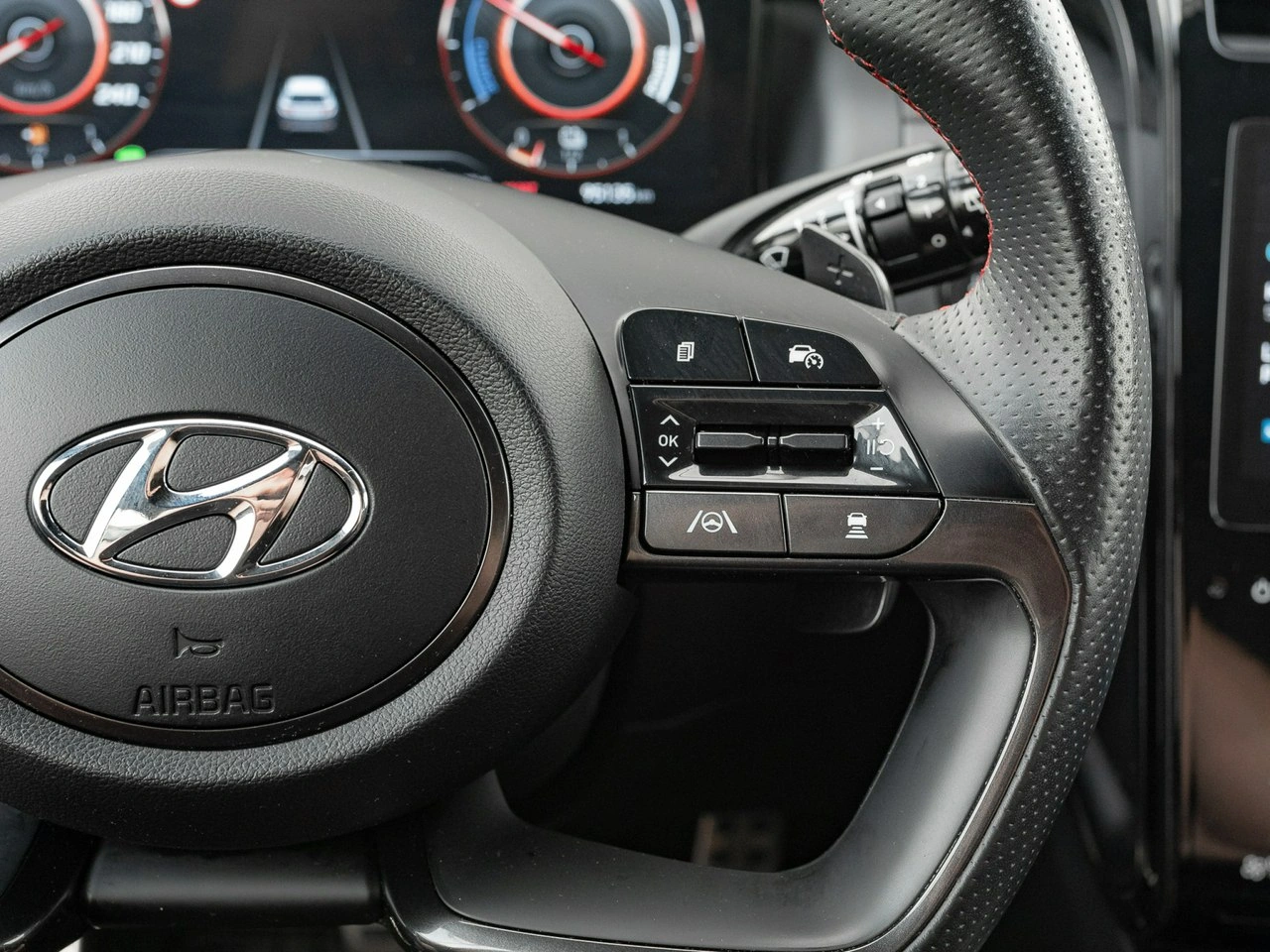 Hyundai Tucson - Zdjęcie 16
