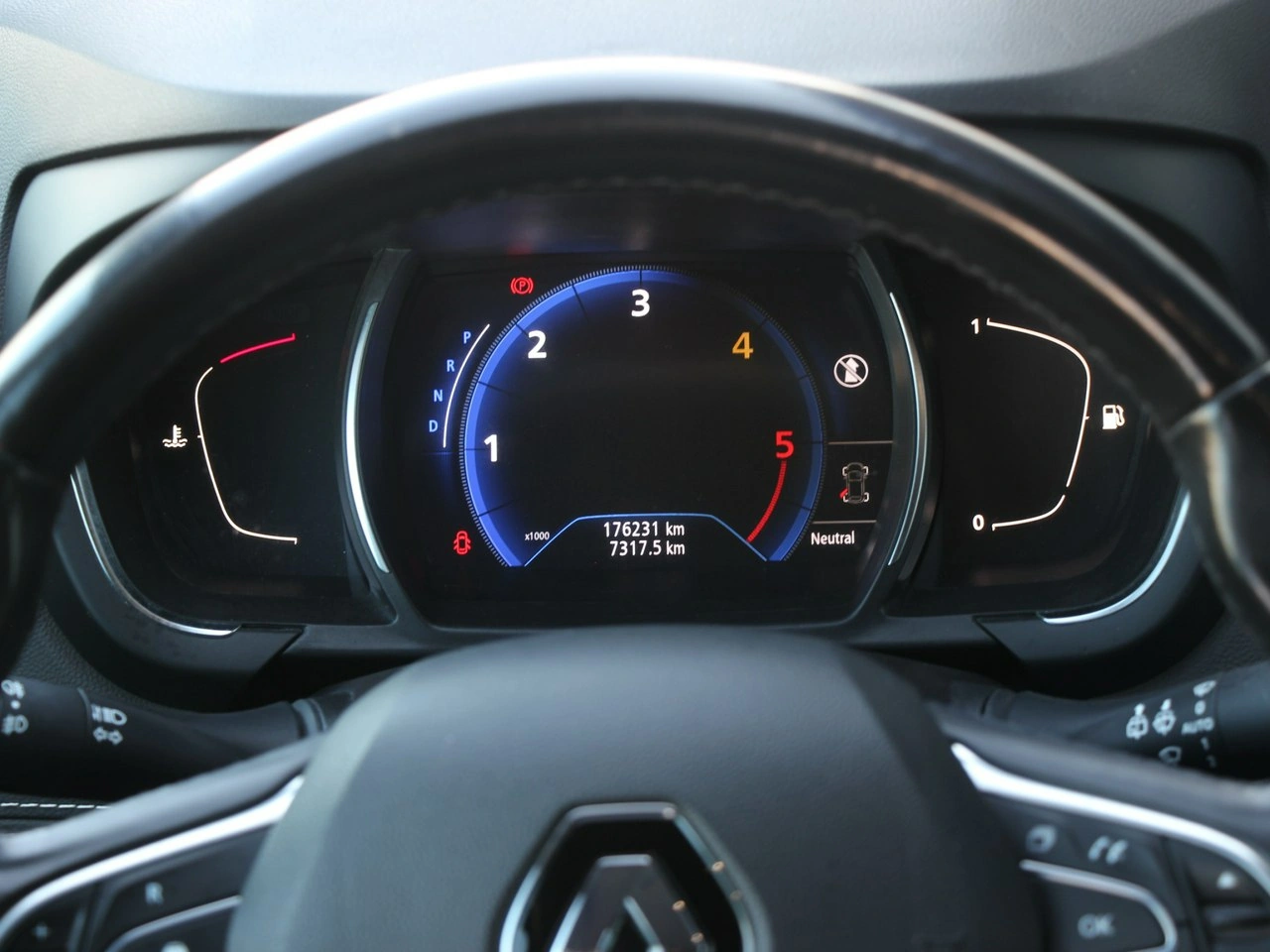 Renault Grand Scenic - Zdjęcie 18