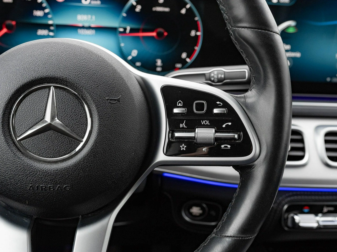 Mercedes GLE 300 - Zdjęcie 16