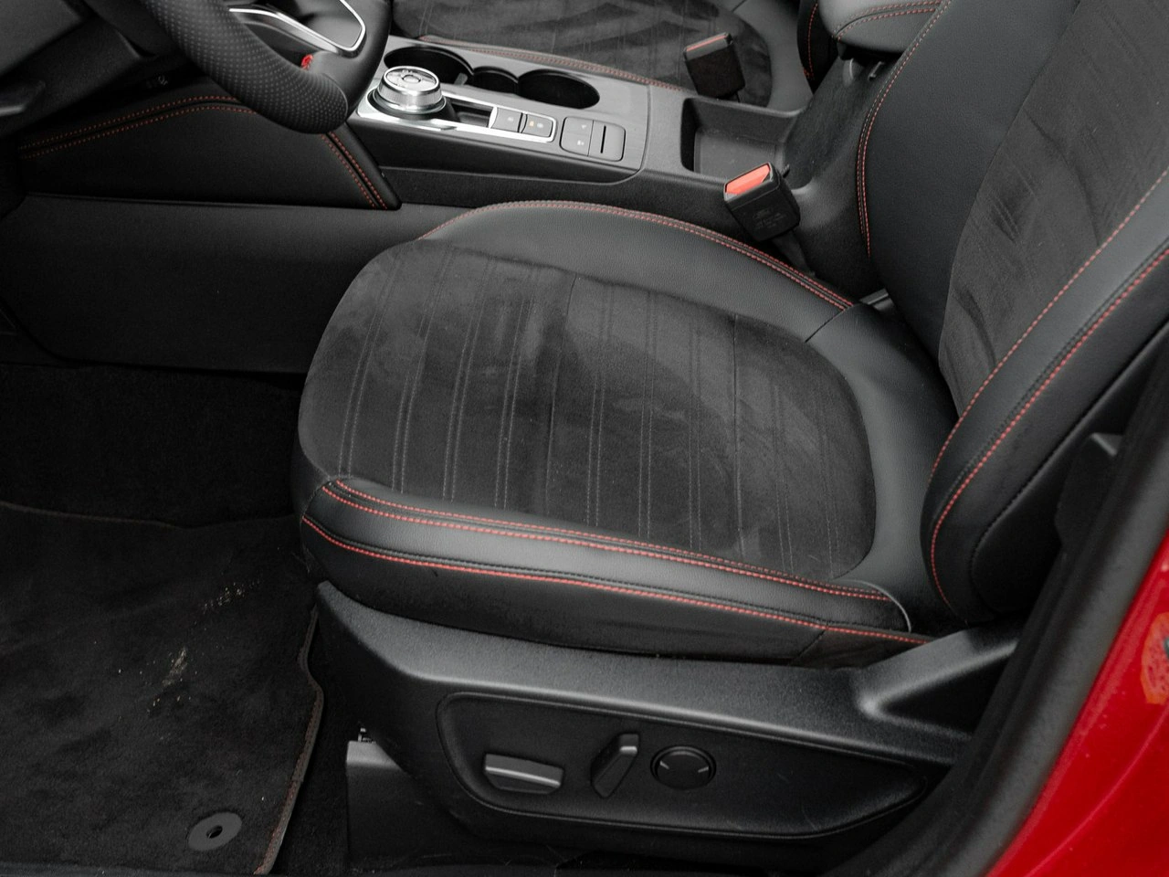Ford Kuga - Zdjęcie 10