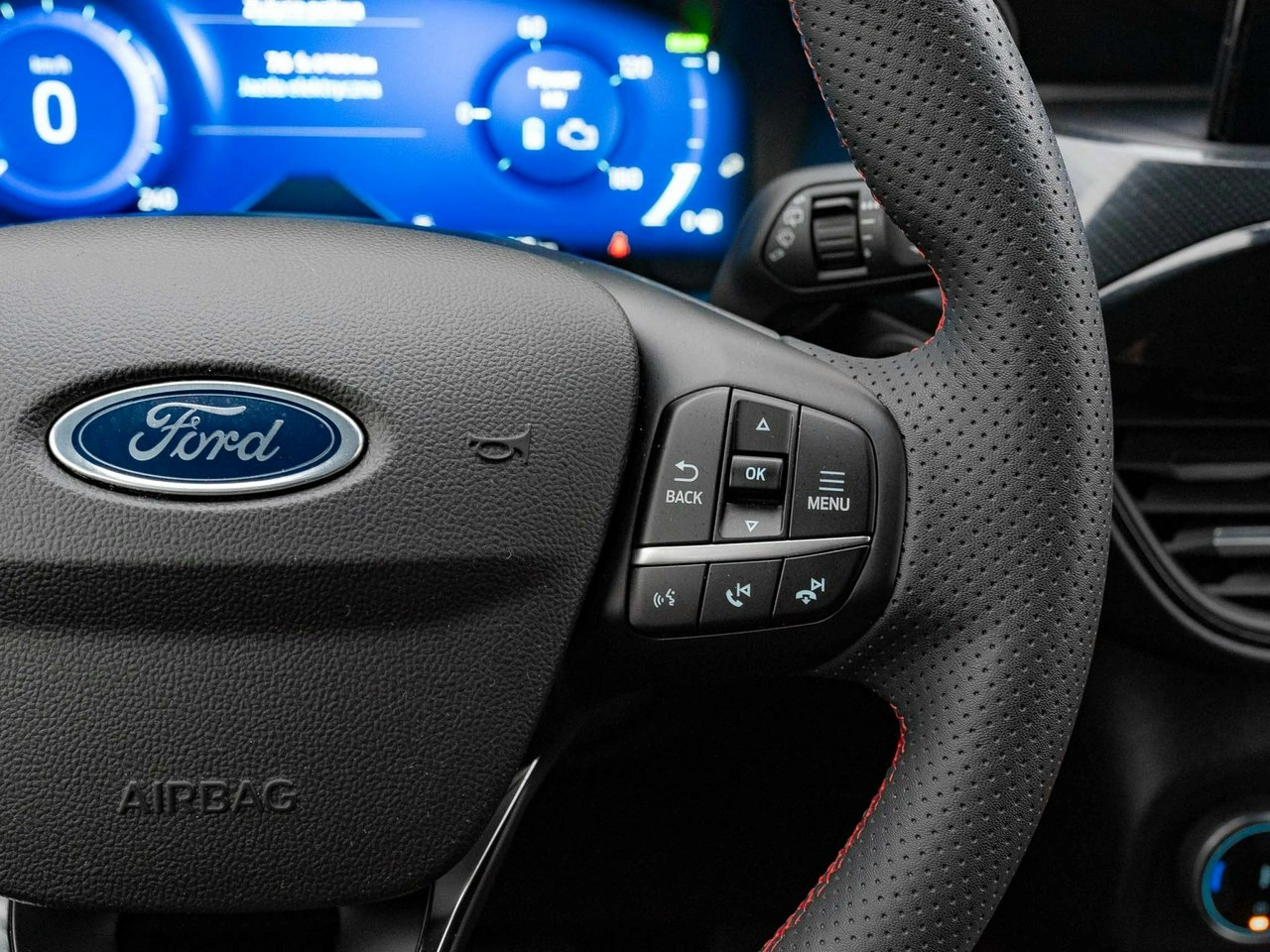 Ford Kuga - Zdjęcie 14
