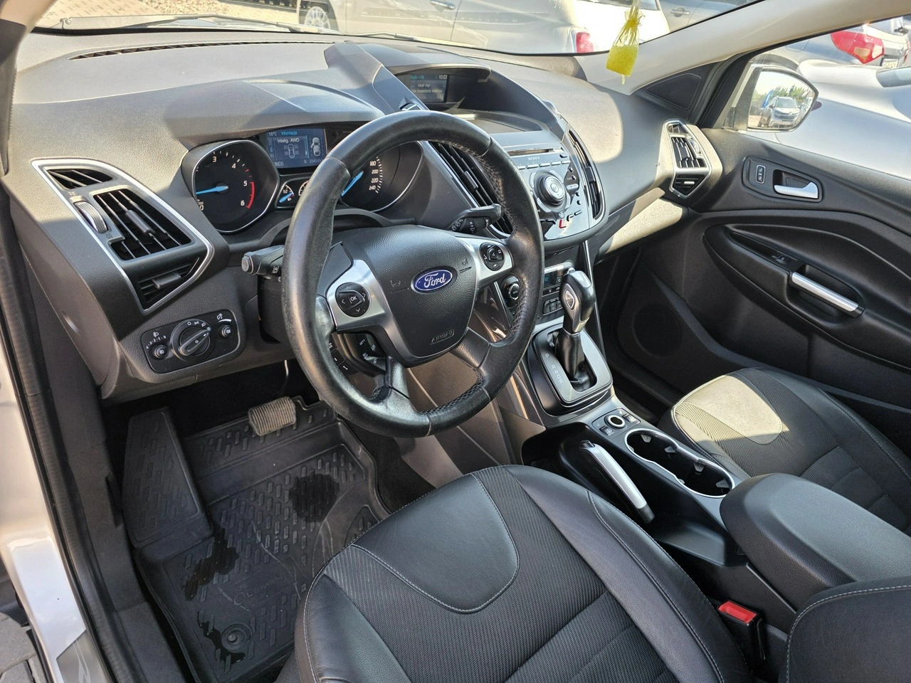 Ford Kuga - Zdjęcie 13