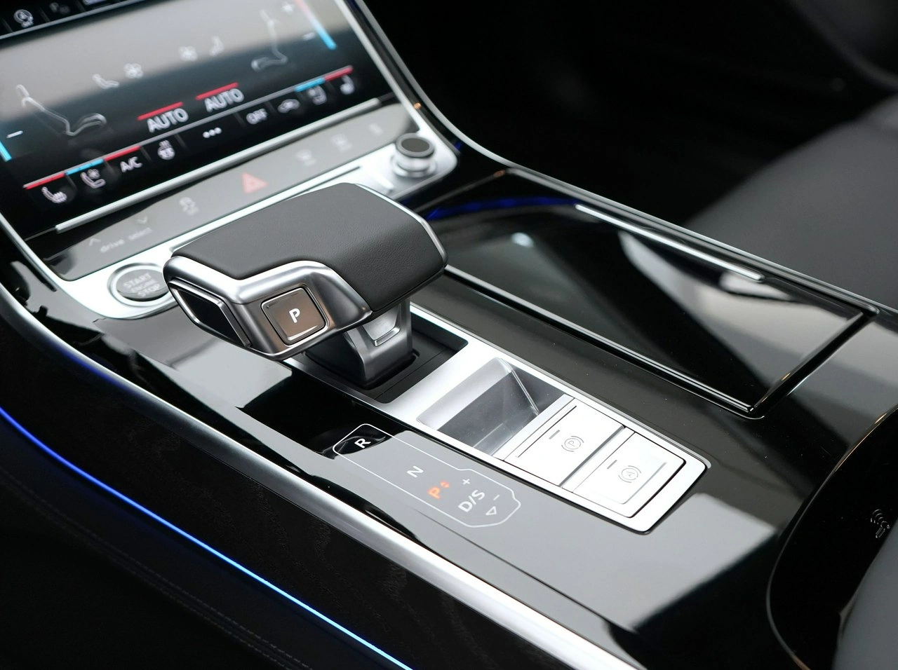 Audi A8 - Zdjęcie 17