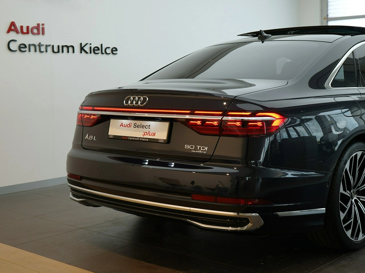 Audi A8 - Zdjęcie 9