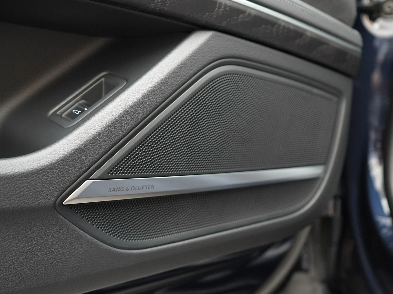 Audi A8 - Zdjęcie 12