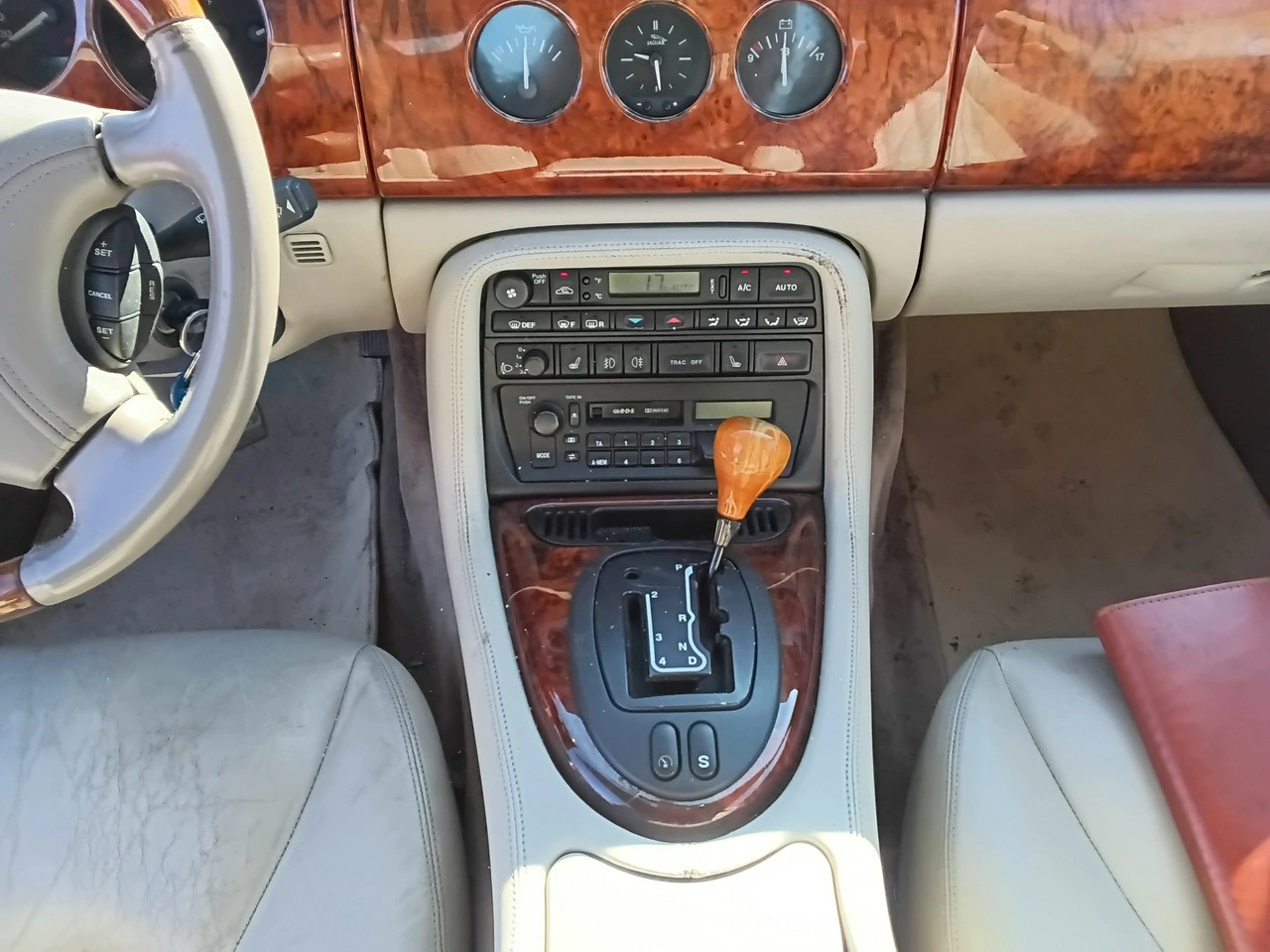 Jaguar XK8 - Zdjęcie 15