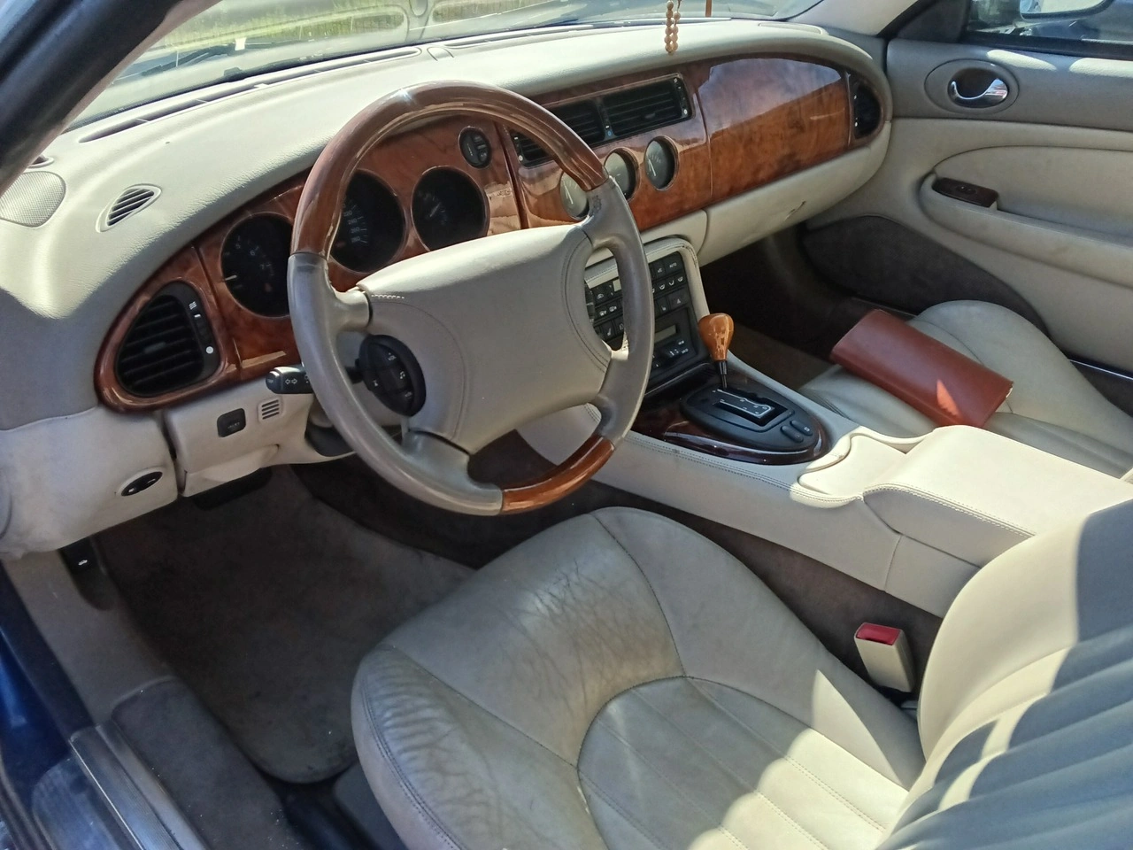 Jaguar XK8 - Zdjęcie 8