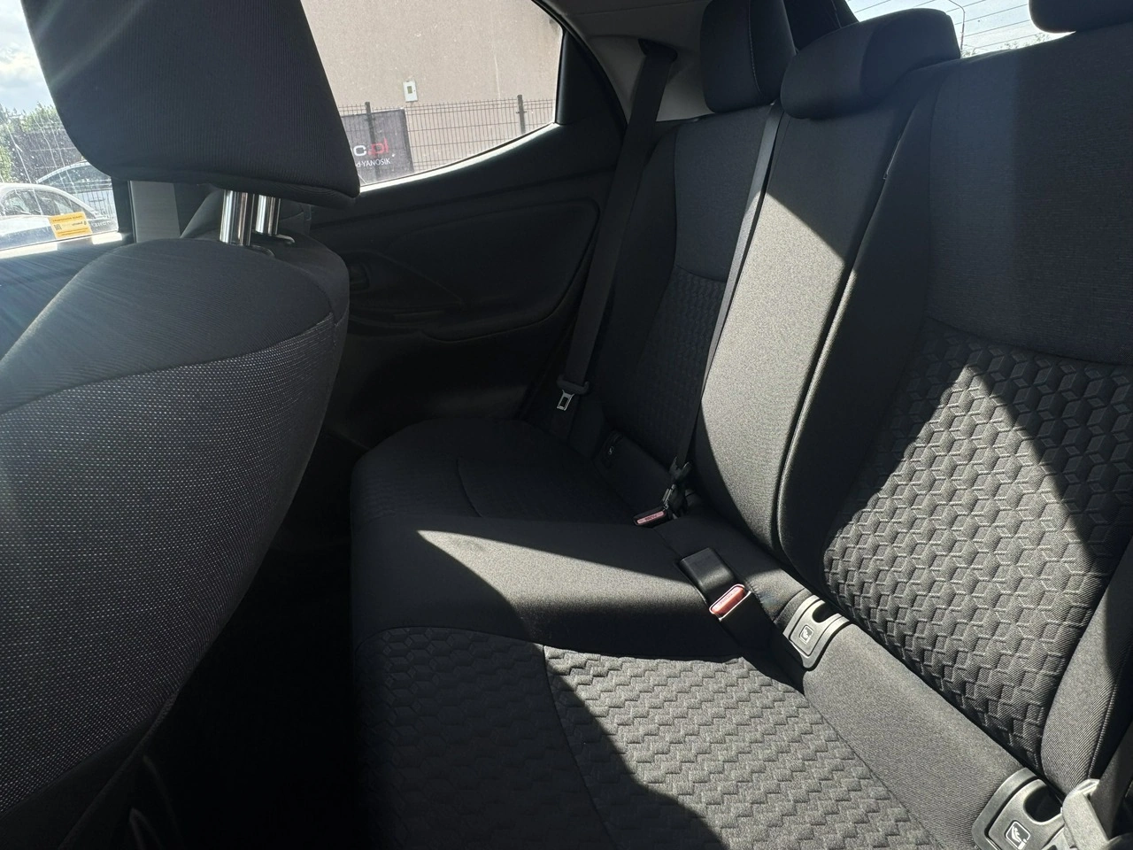 Toyota Yaris - Zdjęcie 6