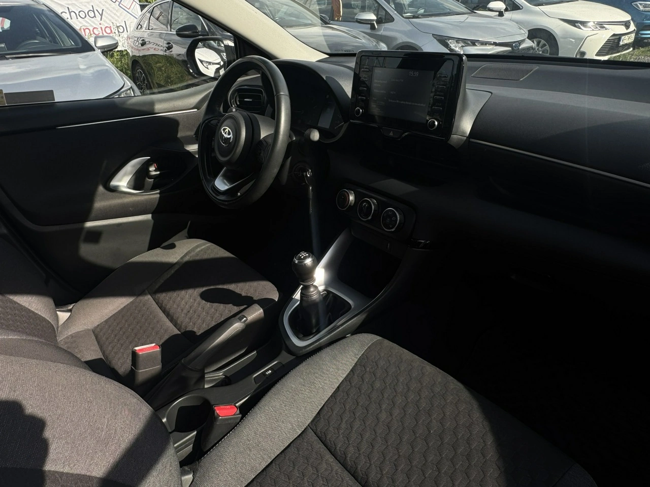 Toyota Yaris - Zdjęcie 8