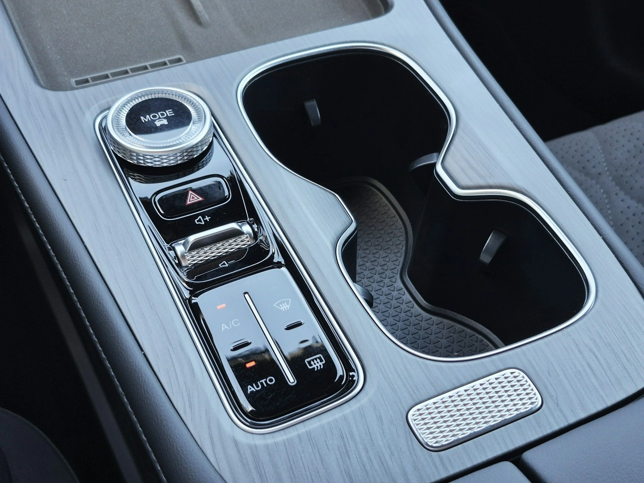 Chery Tiggo 8 - Zdjęcie 35