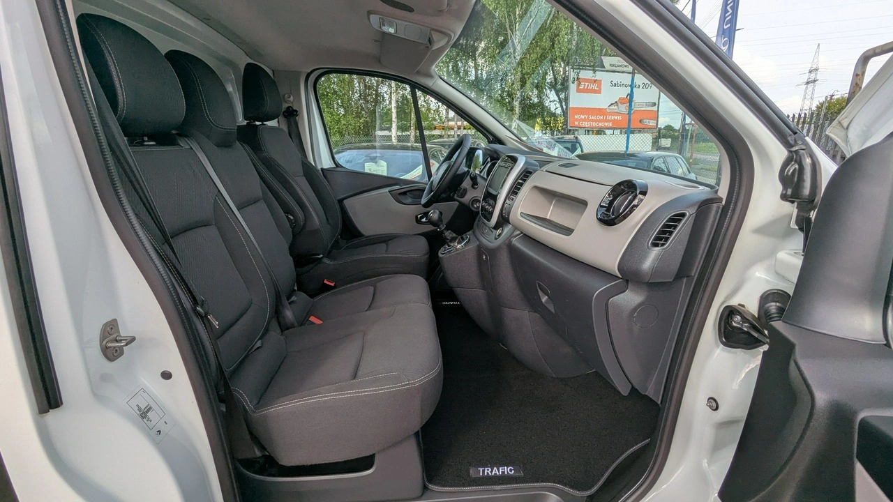 Renault Trafic - Zdjęcie 15