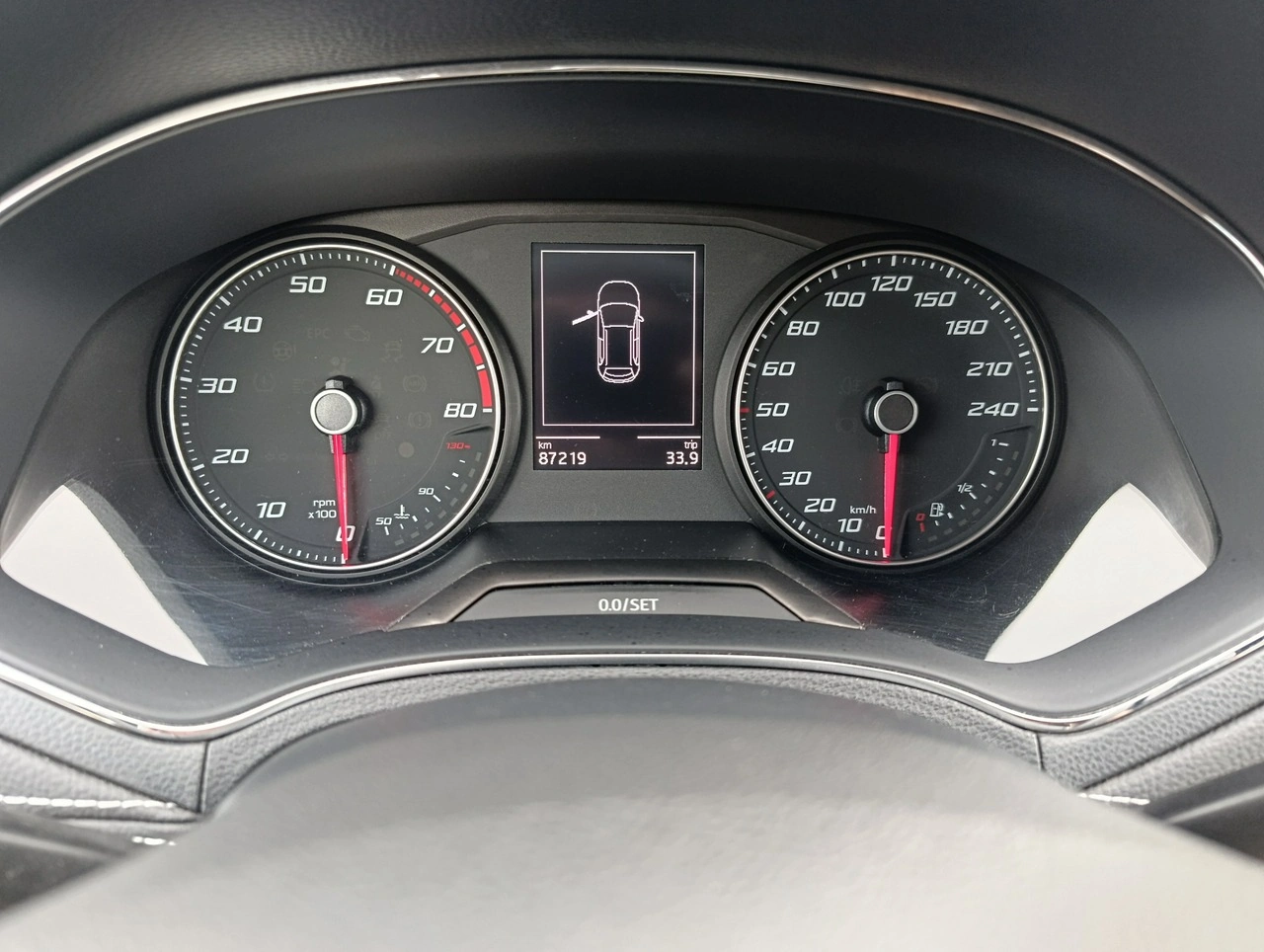 Seat Arona - Zdjęcie 18