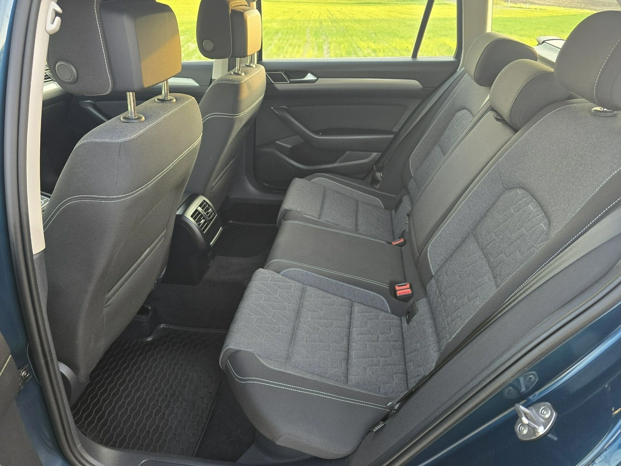 Volkswagen Passat - Zdjęcie 11