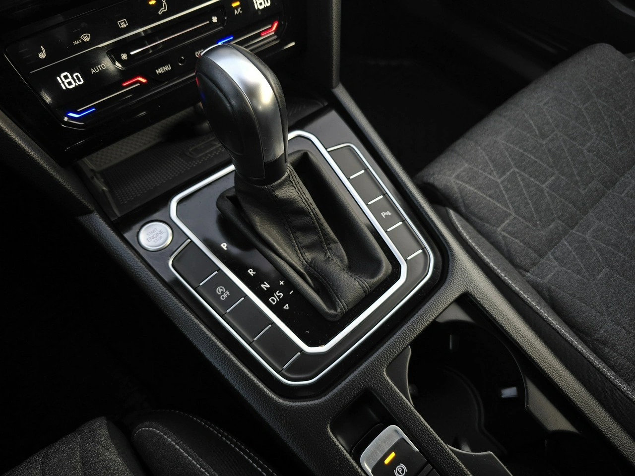 Volkswagen Passat - Zdjęcie 16