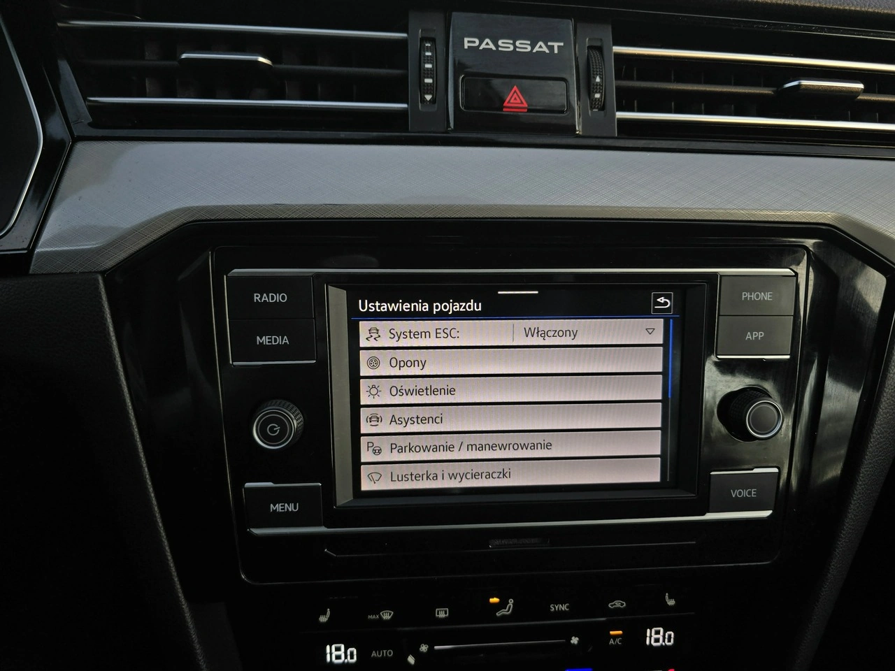 Volkswagen Passat - Zdjęcie 22