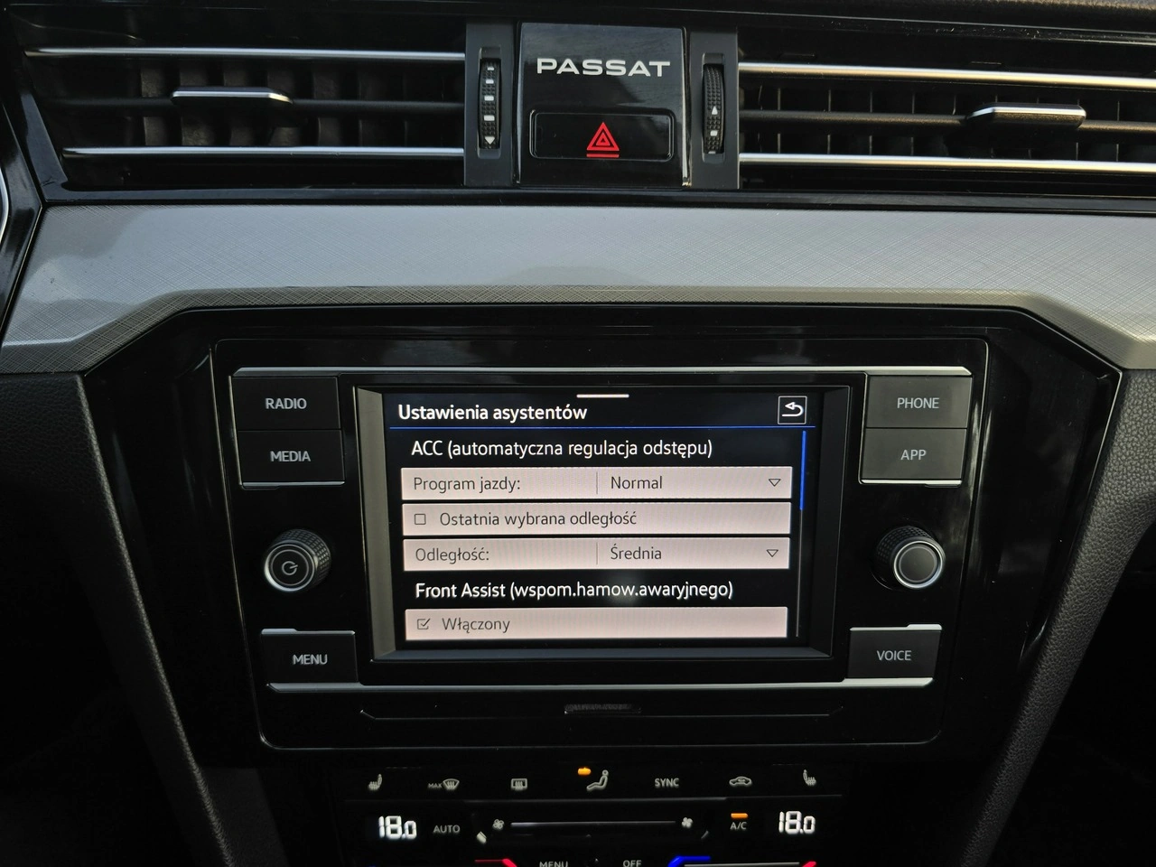 Volkswagen Passat - Zdjęcie 23