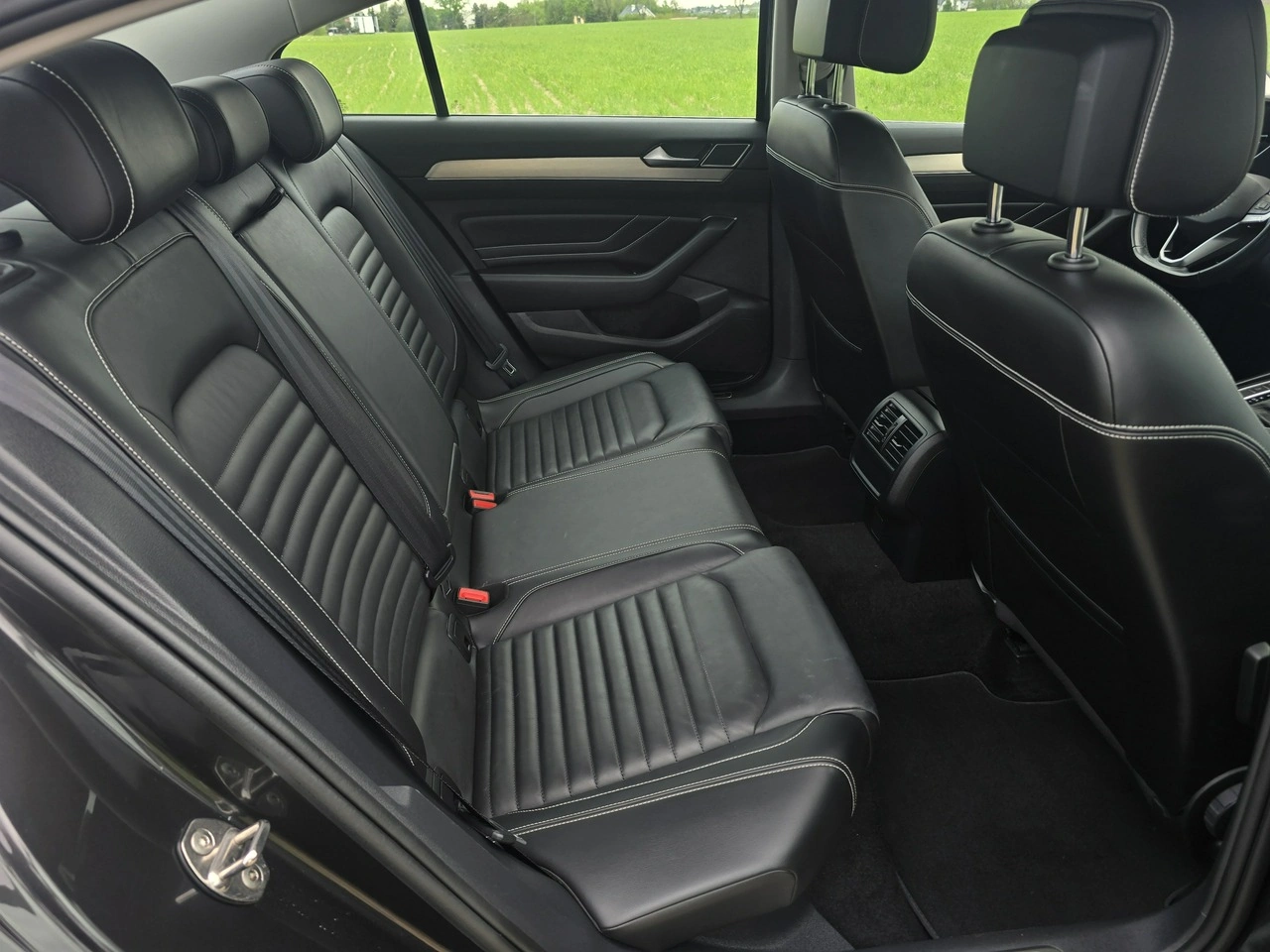 Volkswagen Passat - Zdjęcie 15