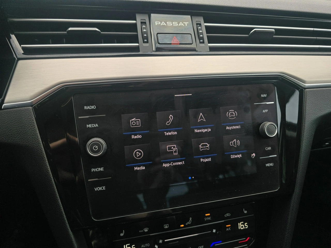 Volkswagen Passat - Zdjęcie 27