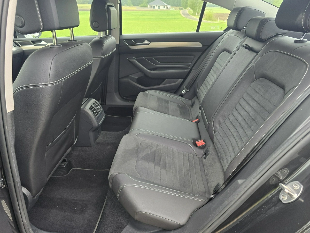 Volkswagen Passat - Zdjęcie 12