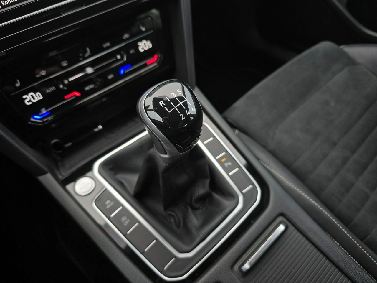 Volkswagen Passat - Zdjęcie 26