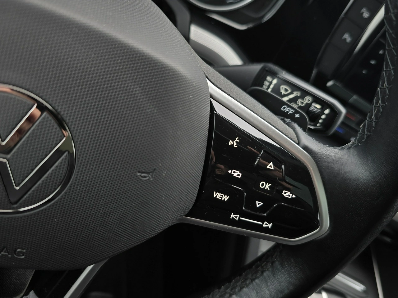 Volkswagen Touareg - Zdjęcie 34