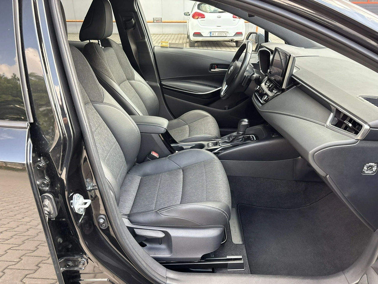 Toyota Corolla - Zdjęcie 17