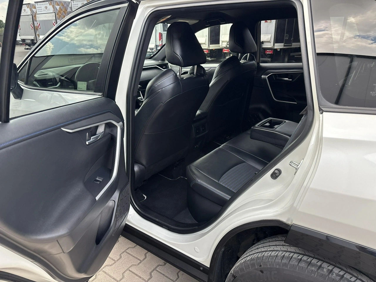 Toyota RAV-4 - Zdjęcie 12