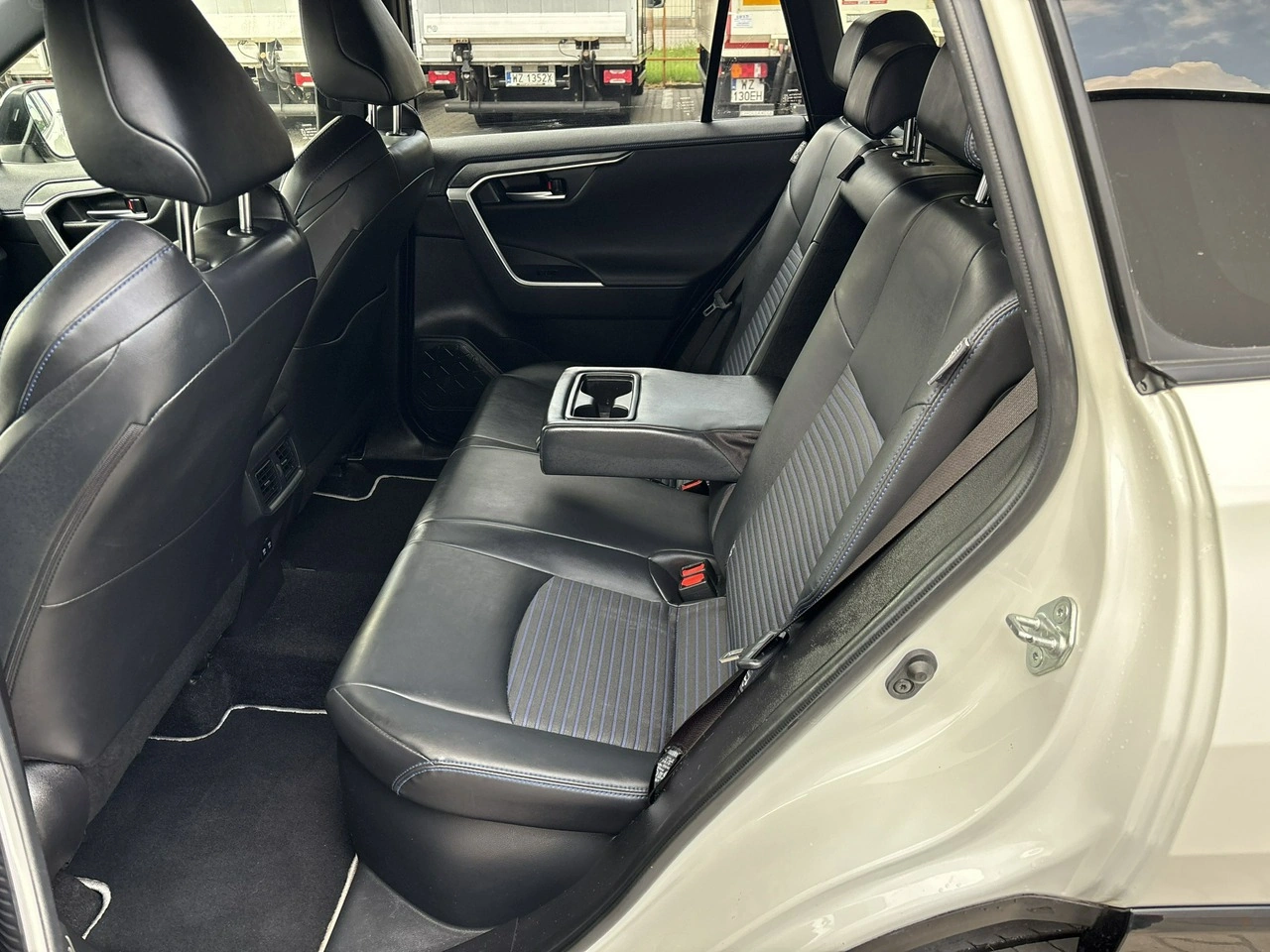 Toyota RAV-4 - Zdjęcie 13