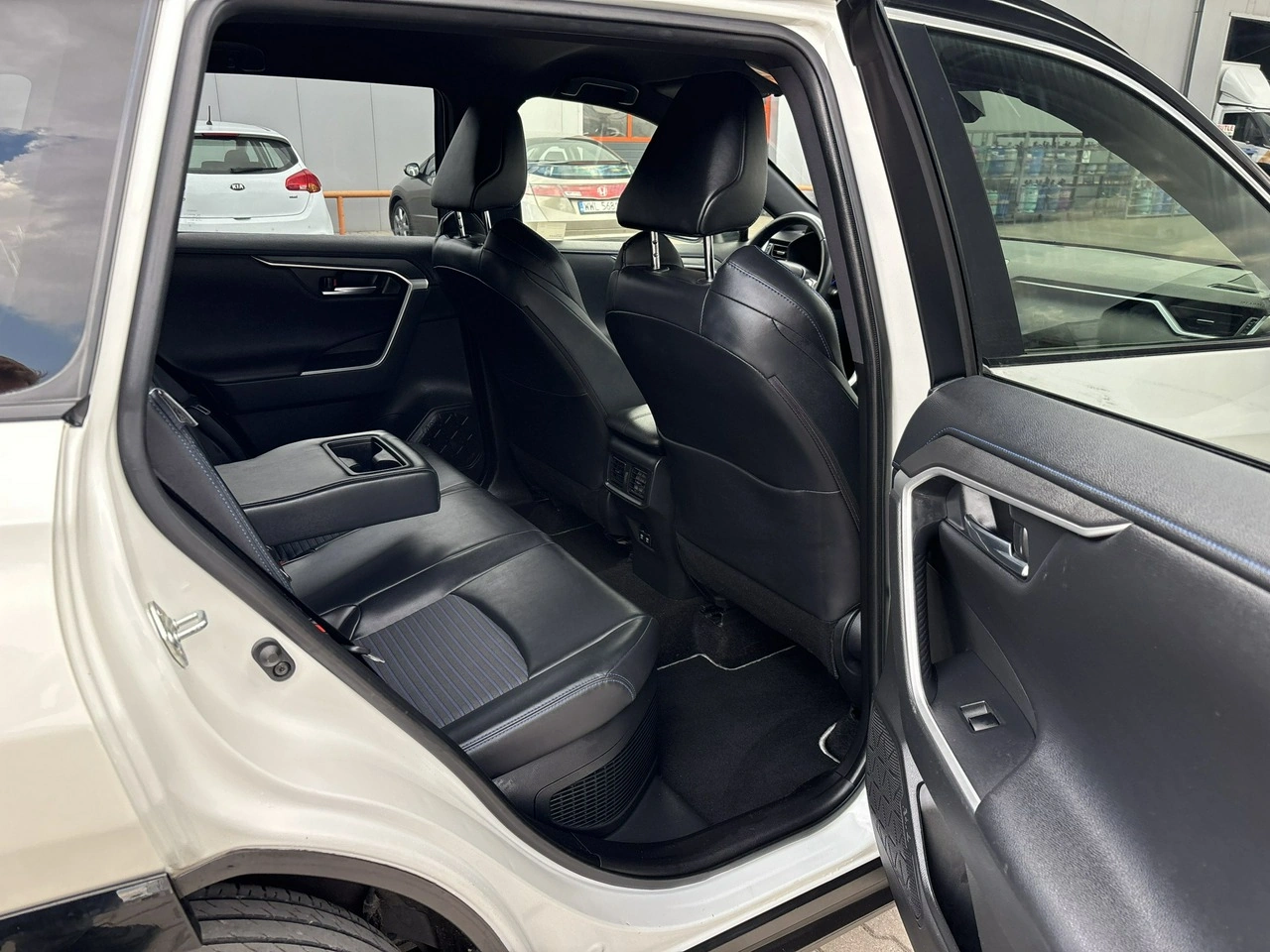 Toyota RAV-4 - Zdjęcie 16