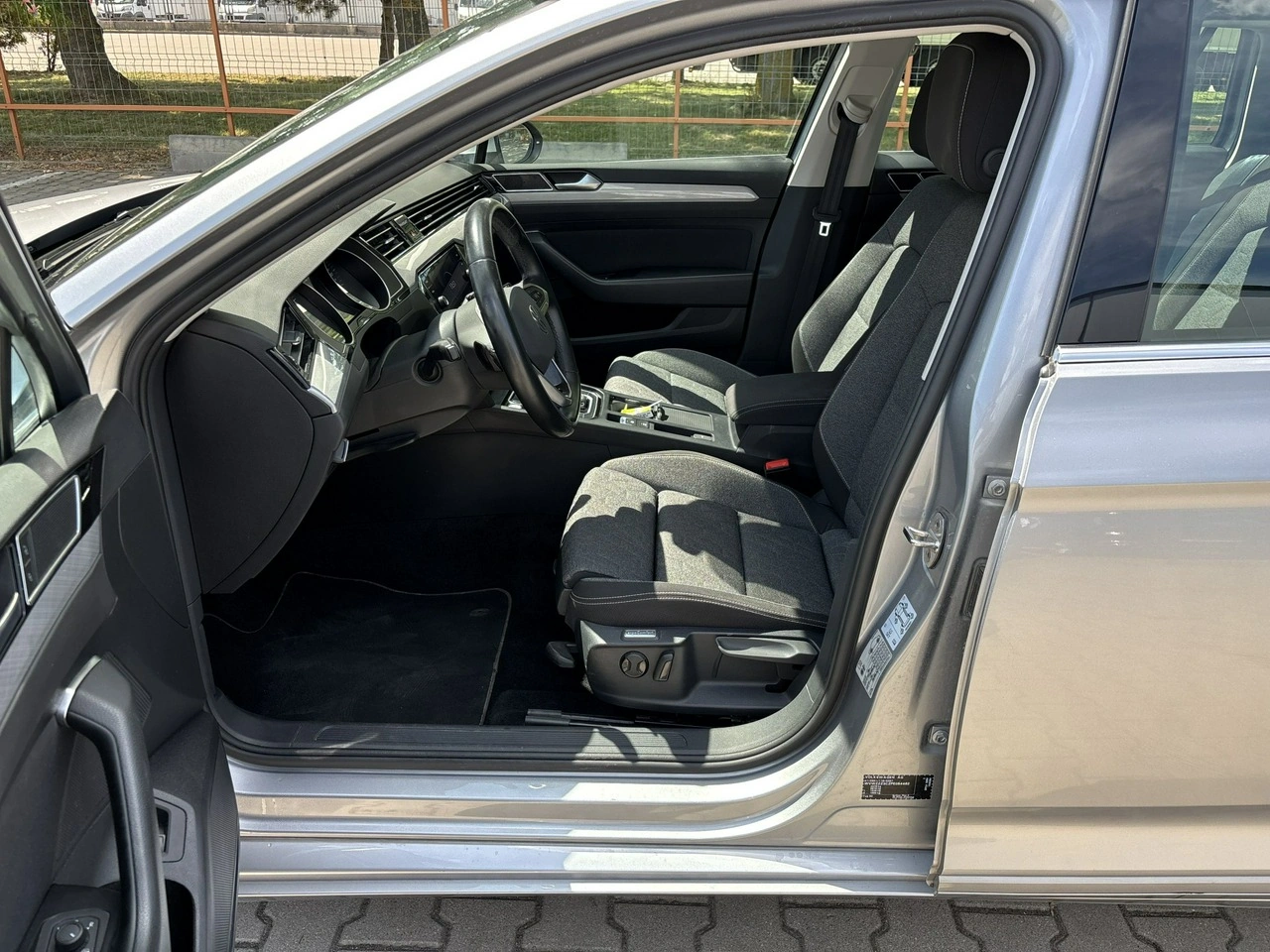 Volkswagen Passat - Zdjęcie 10