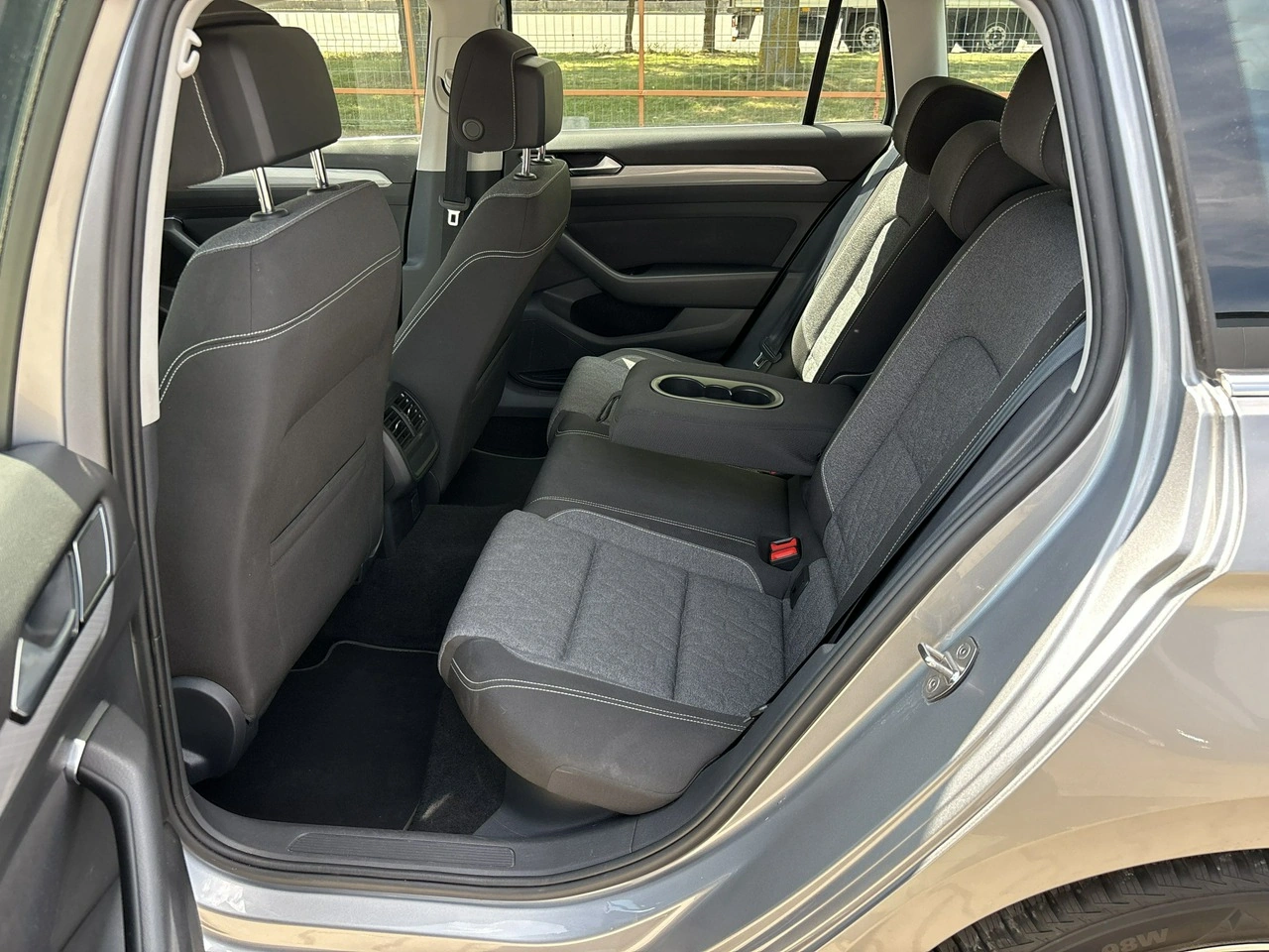 Volkswagen Passat - Zdjęcie 12