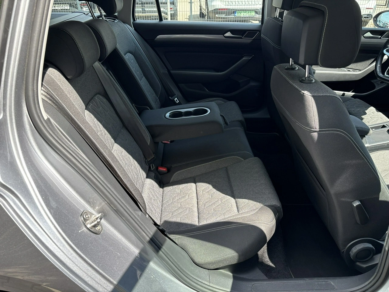 Volkswagen Passat - Zdjęcie 15