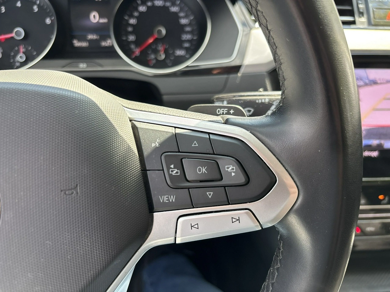 Volkswagen Passat - Zdjęcie 25