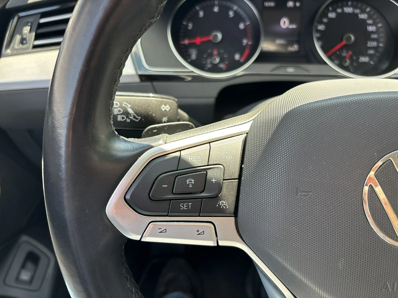 Volkswagen Passat - Zdjęcie 26