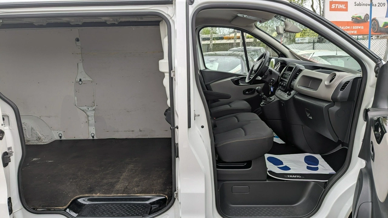 Renault Trafic - Zdjęcie 12