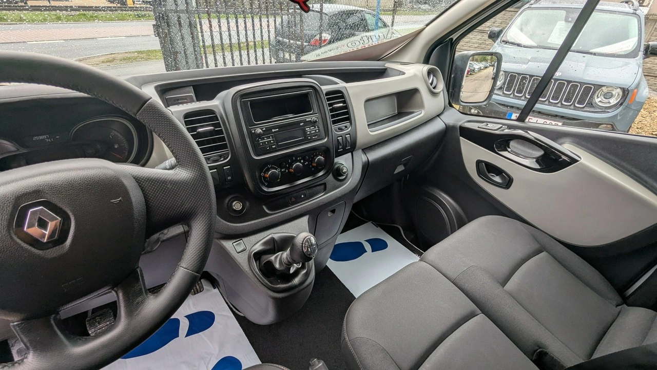 Renault Trafic - Zdjęcie 17