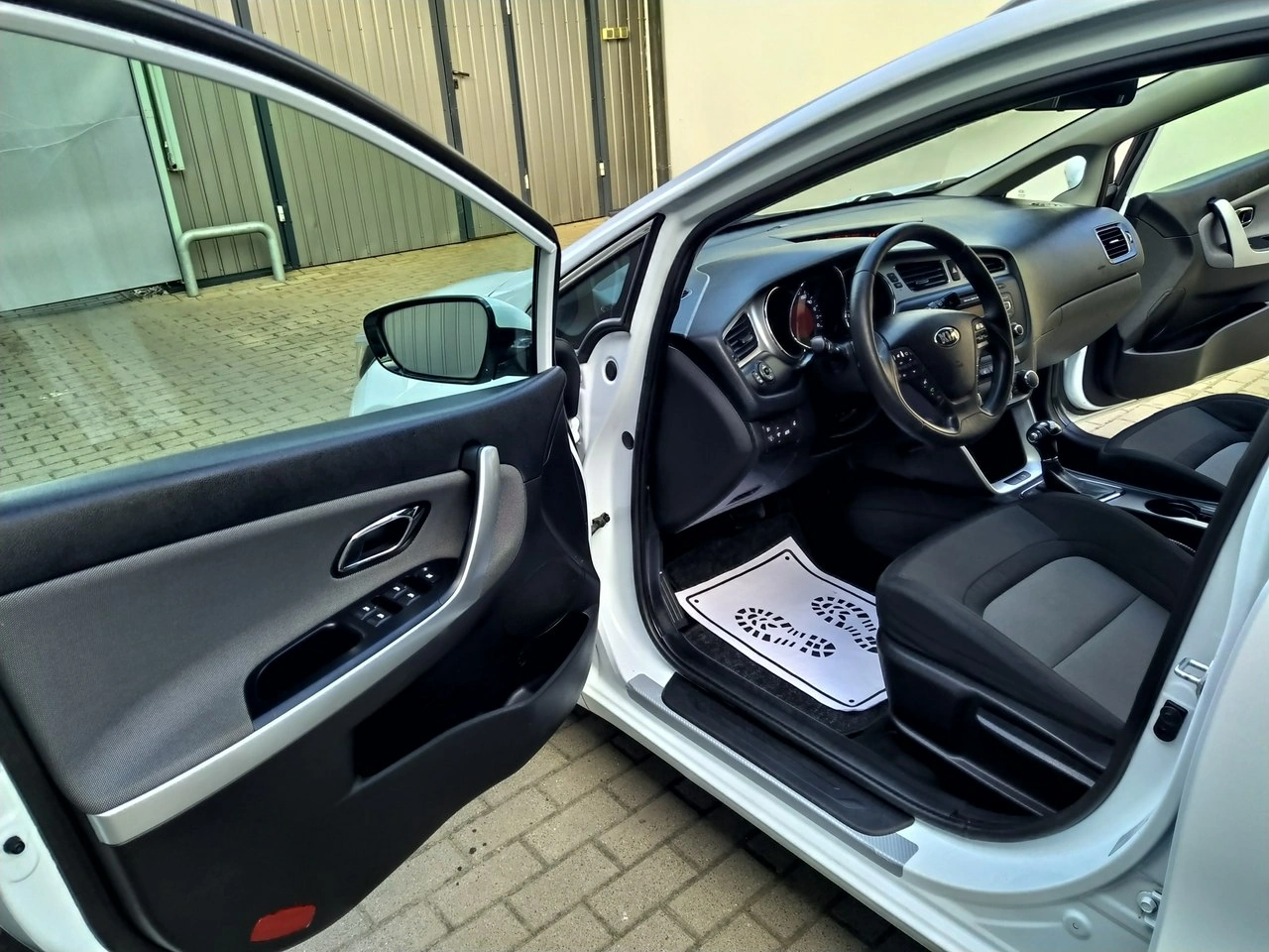 Kia Ceed - Zdjęcie 12