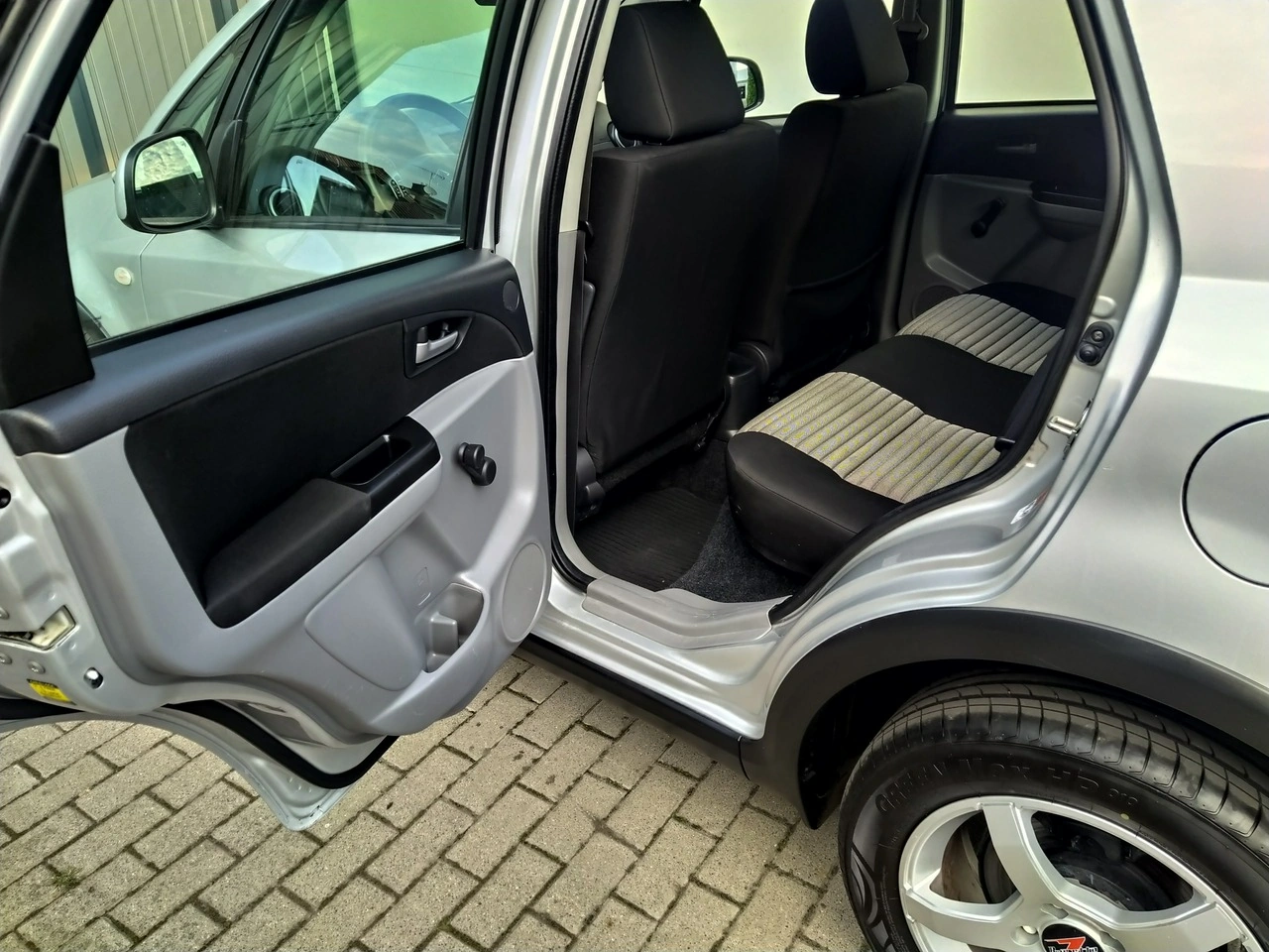 Suzuki SX4 - Zdjęcie 19