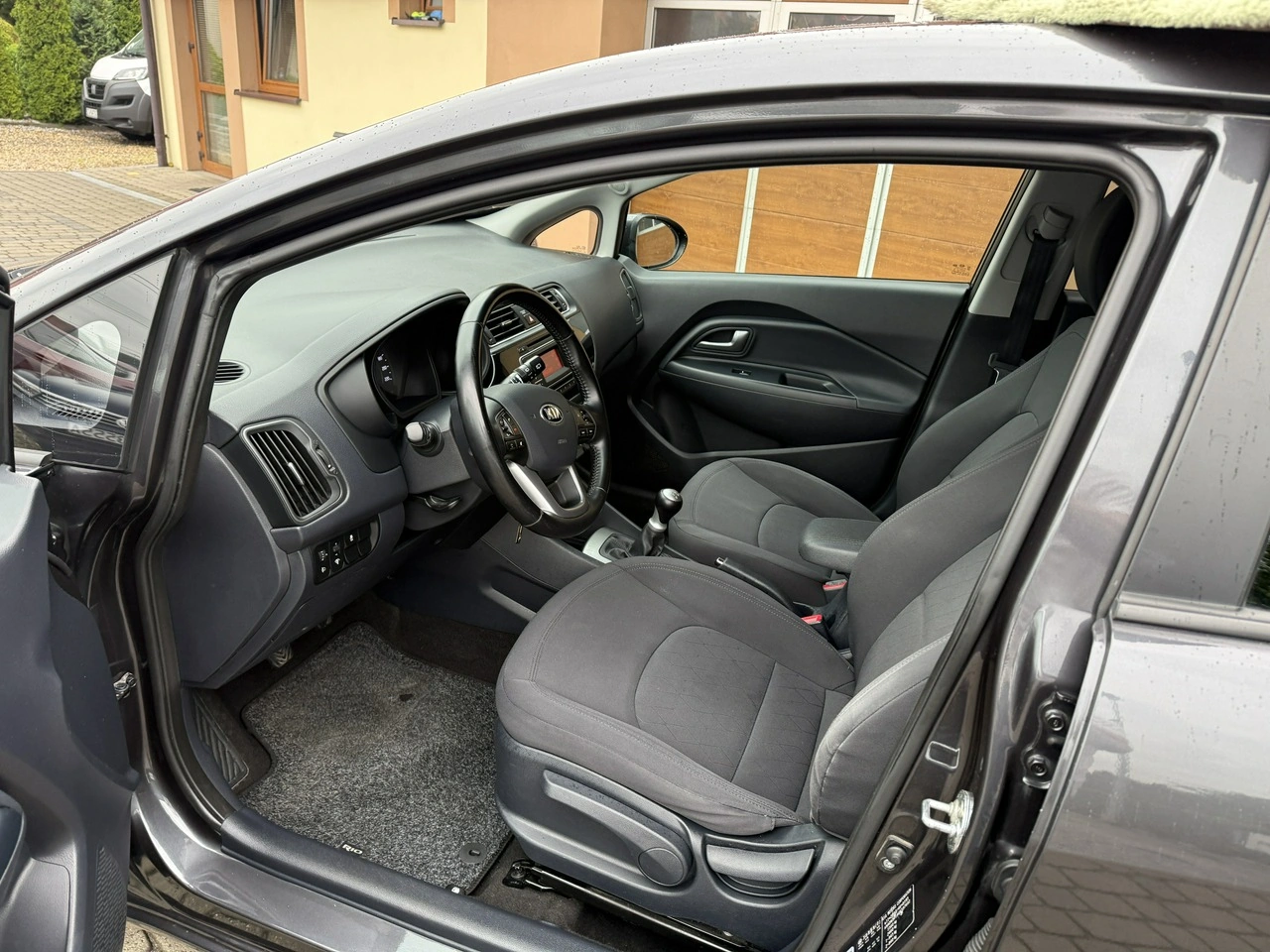 Kia Rio - Zdjęcie 20