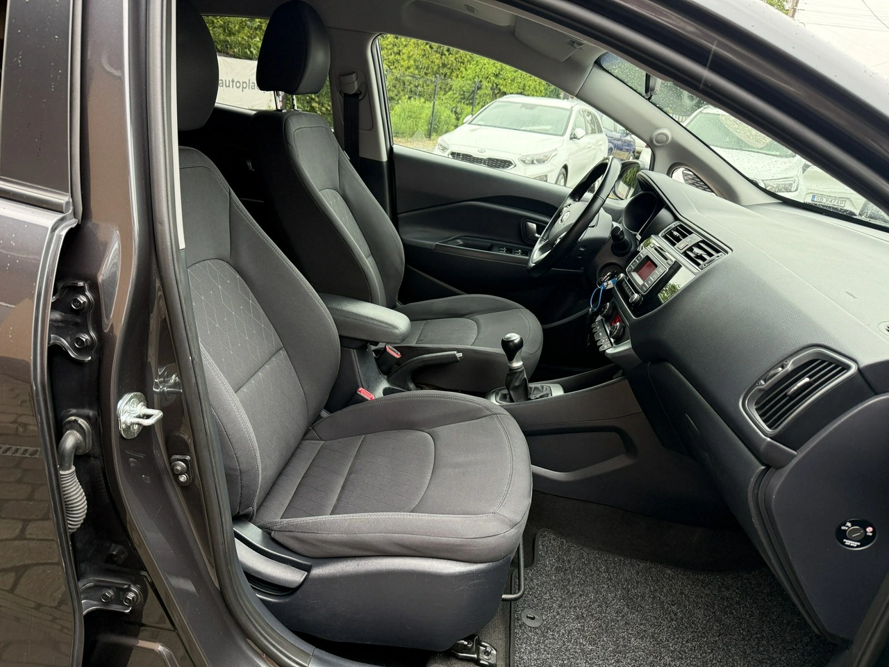 Kia Rio - Zdjęcie 21