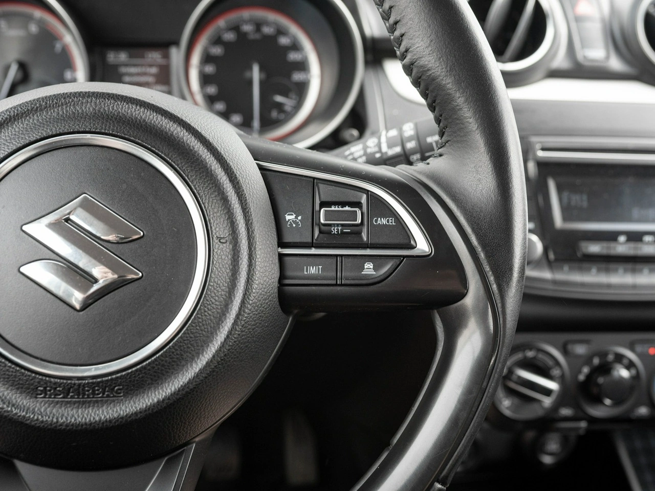 Suzuki Swift - Zdjęcie 13