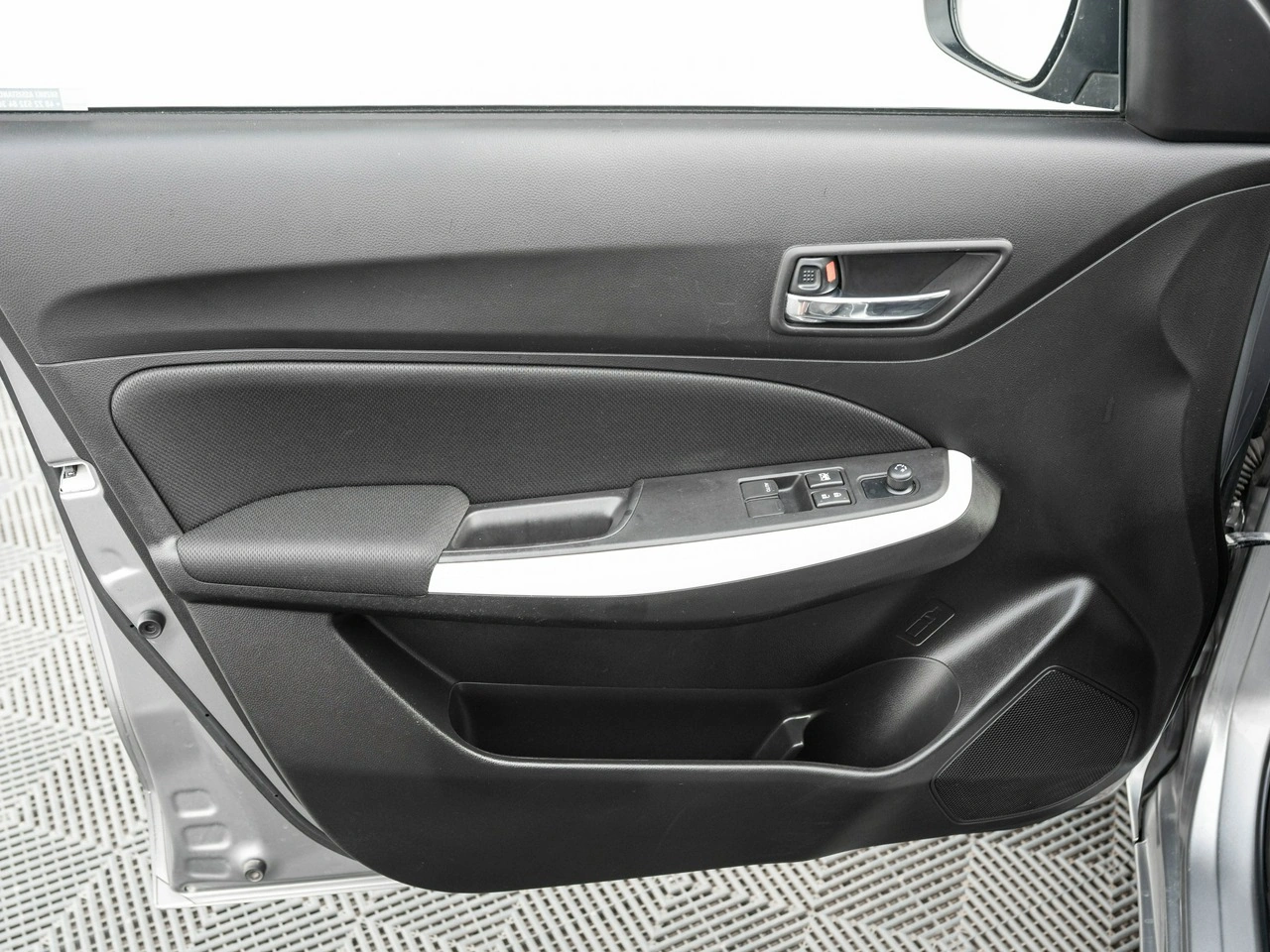 Suzuki Swift - Zdjęcie 8